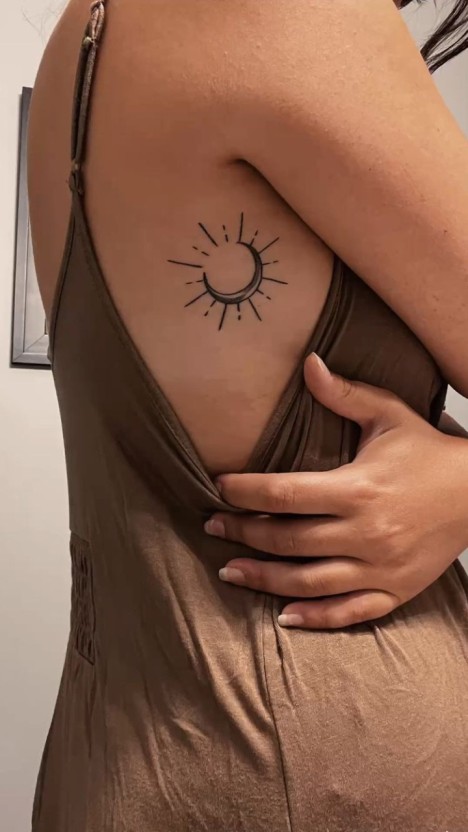 Small moon tattoo 0020