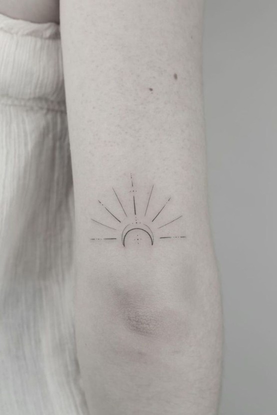 Small moon tattoo 0036