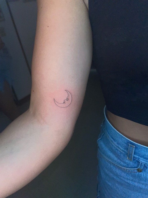 Small moon tattoo 0047