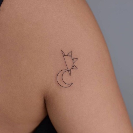 Small moon tattoo 0078