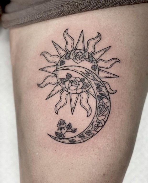 Small moon tattoo 0088