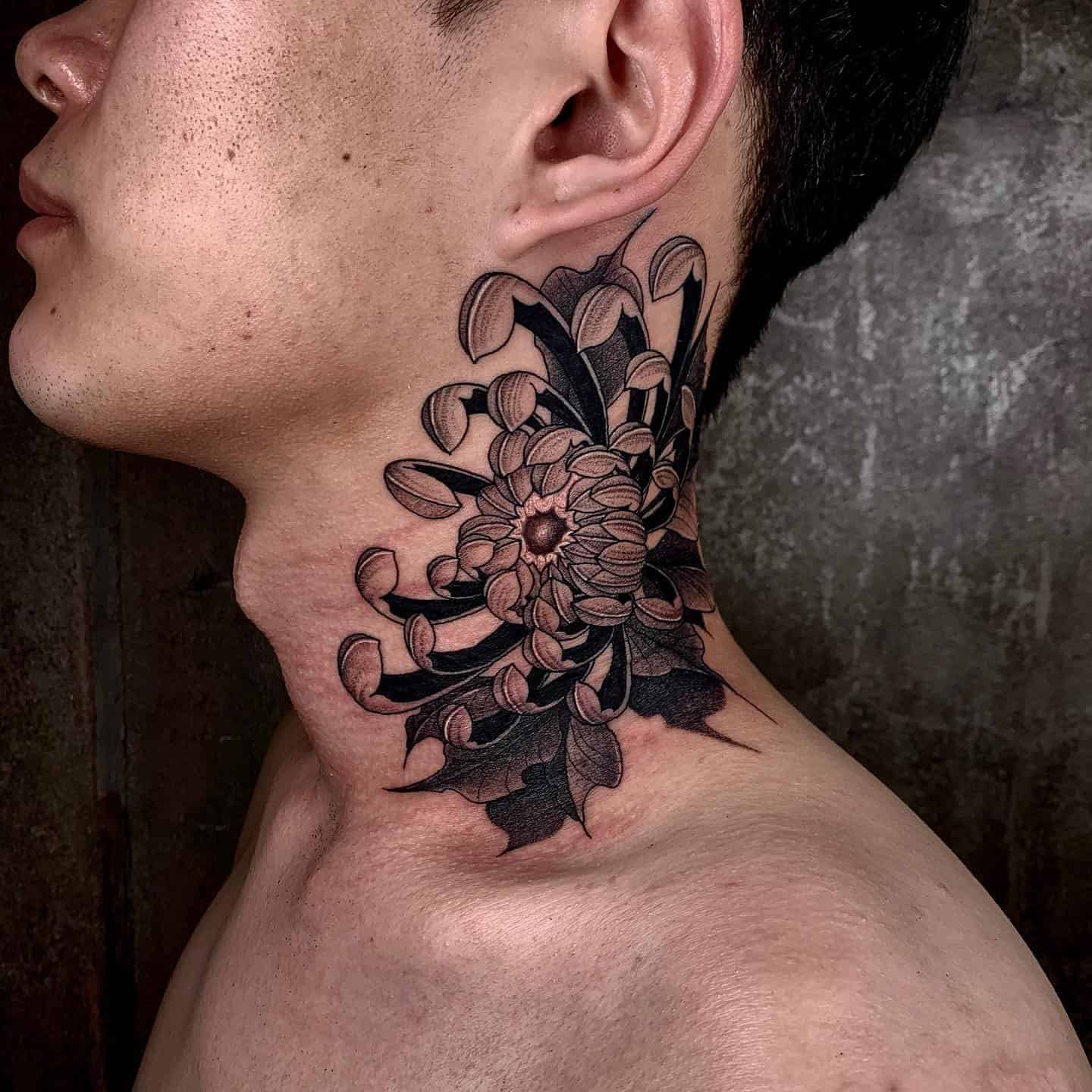 small neck tattoo 0012