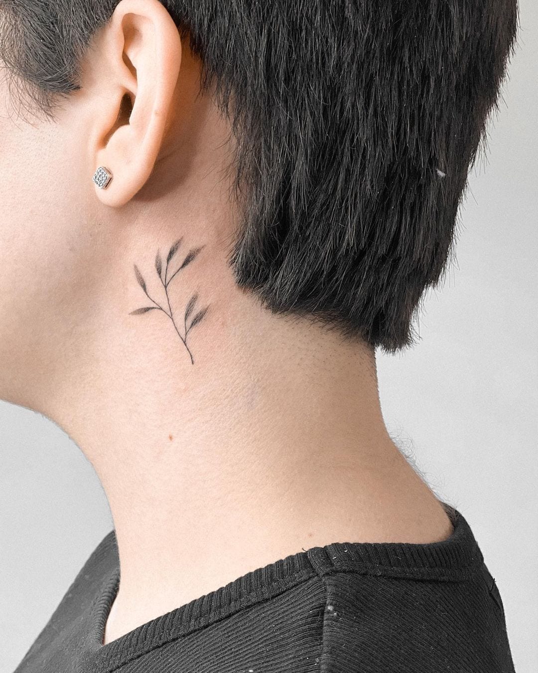 small neck tattoo 0015