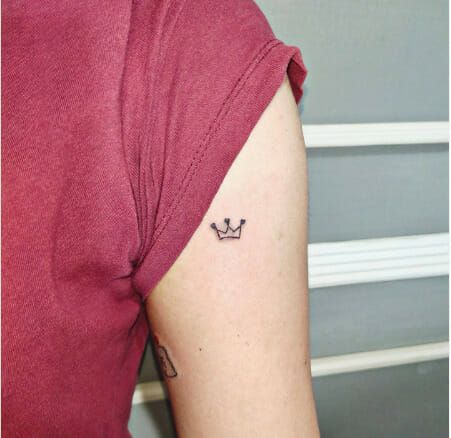 Small queen crown tattoo 0047