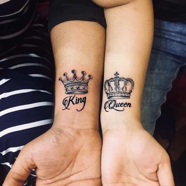 Small queen crown tattoo 0062