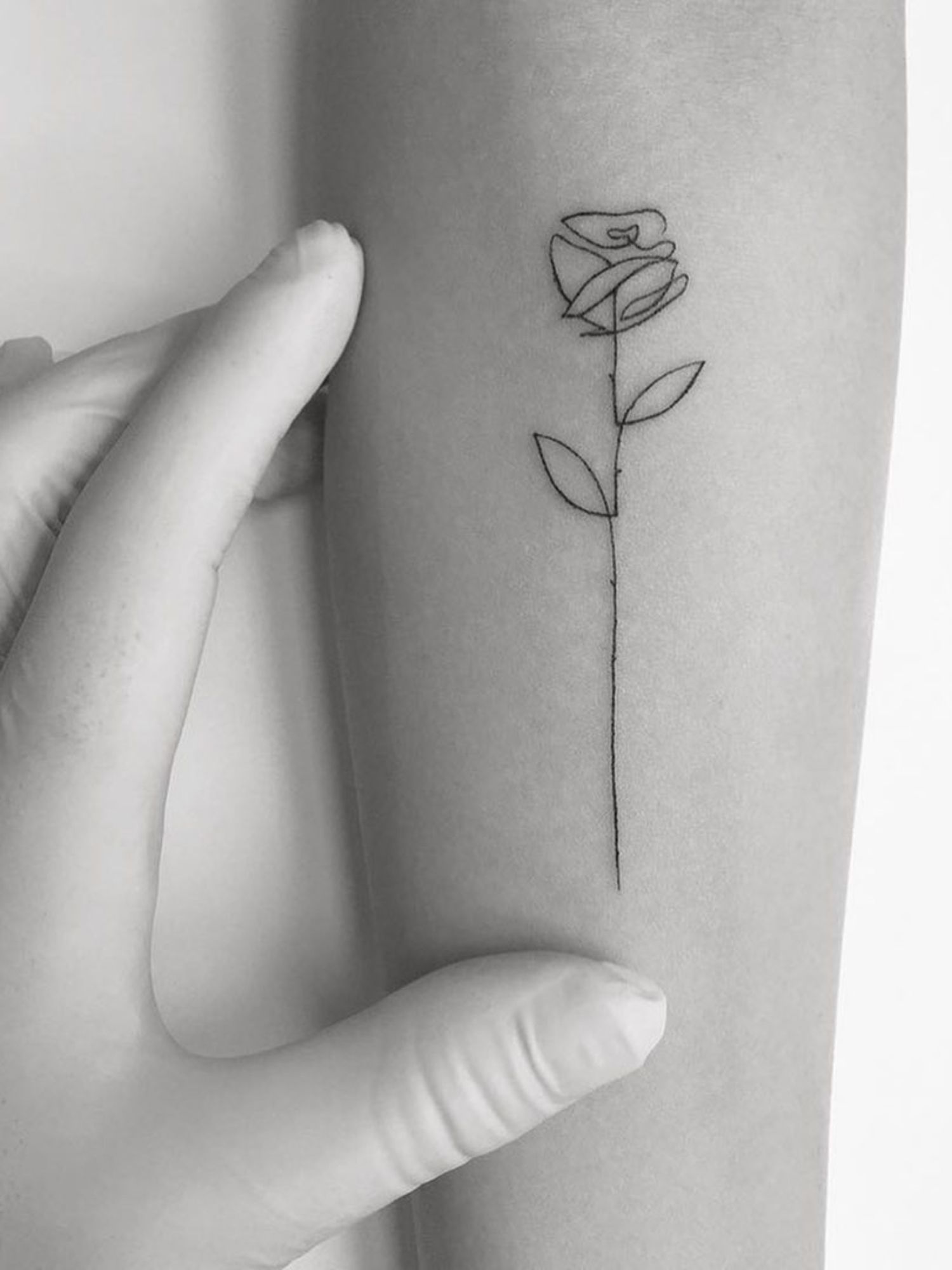 small rose neck tattoo 0040