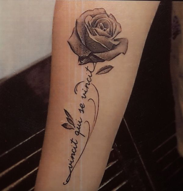 Small rose tattoo 0058