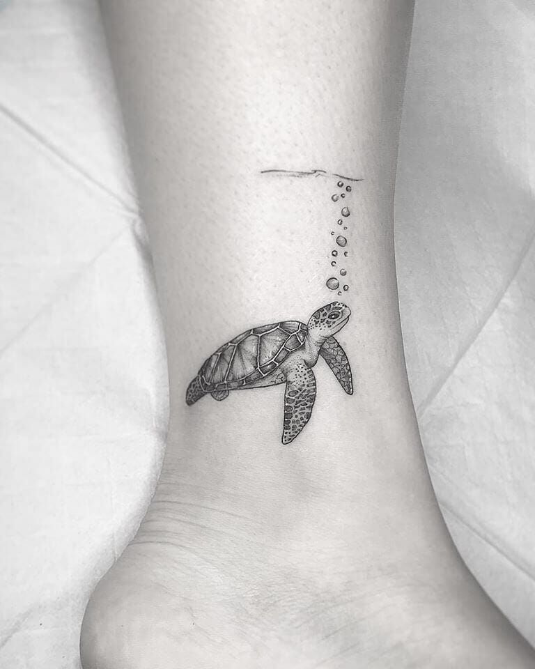 Small sea turtle tattoo 0024