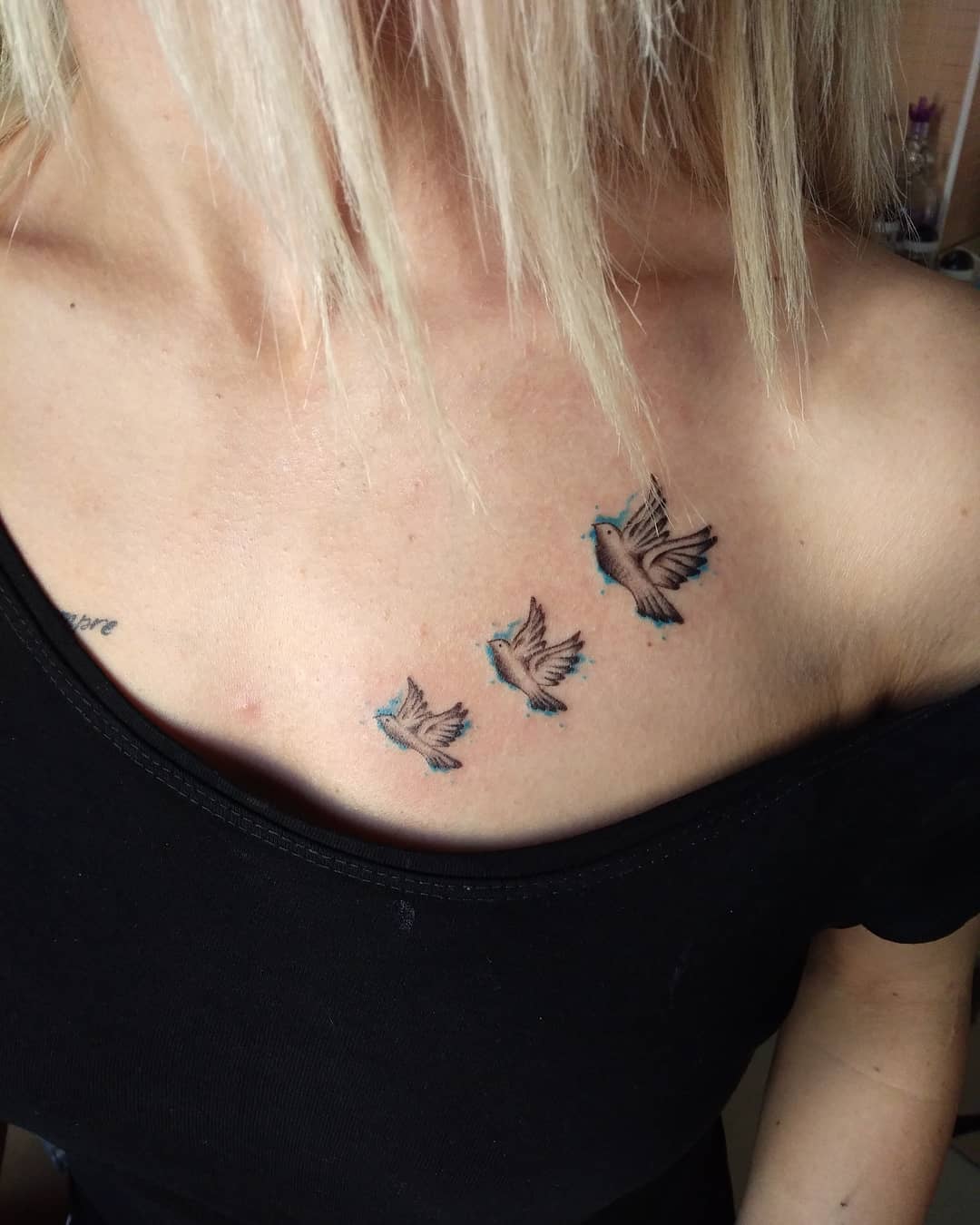 small tattoo on chest girl 0027