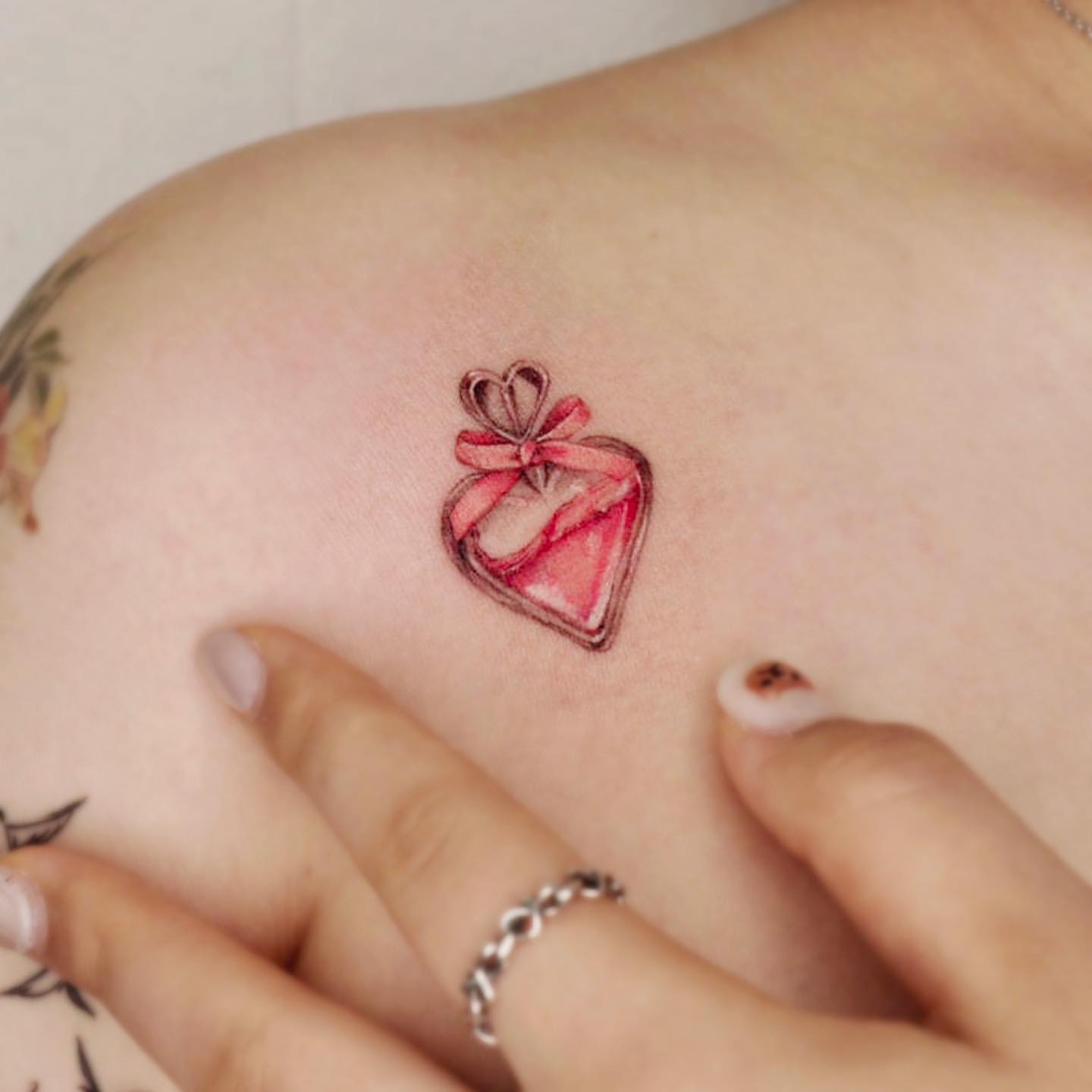 small tattoo on chest girl 0029