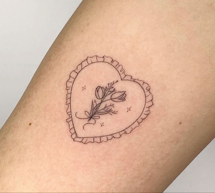 Small tulip tattoo 0047