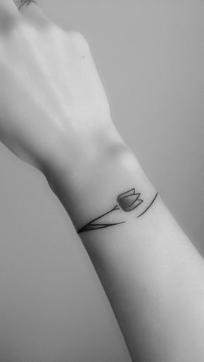 Small tulip tattoo 0051