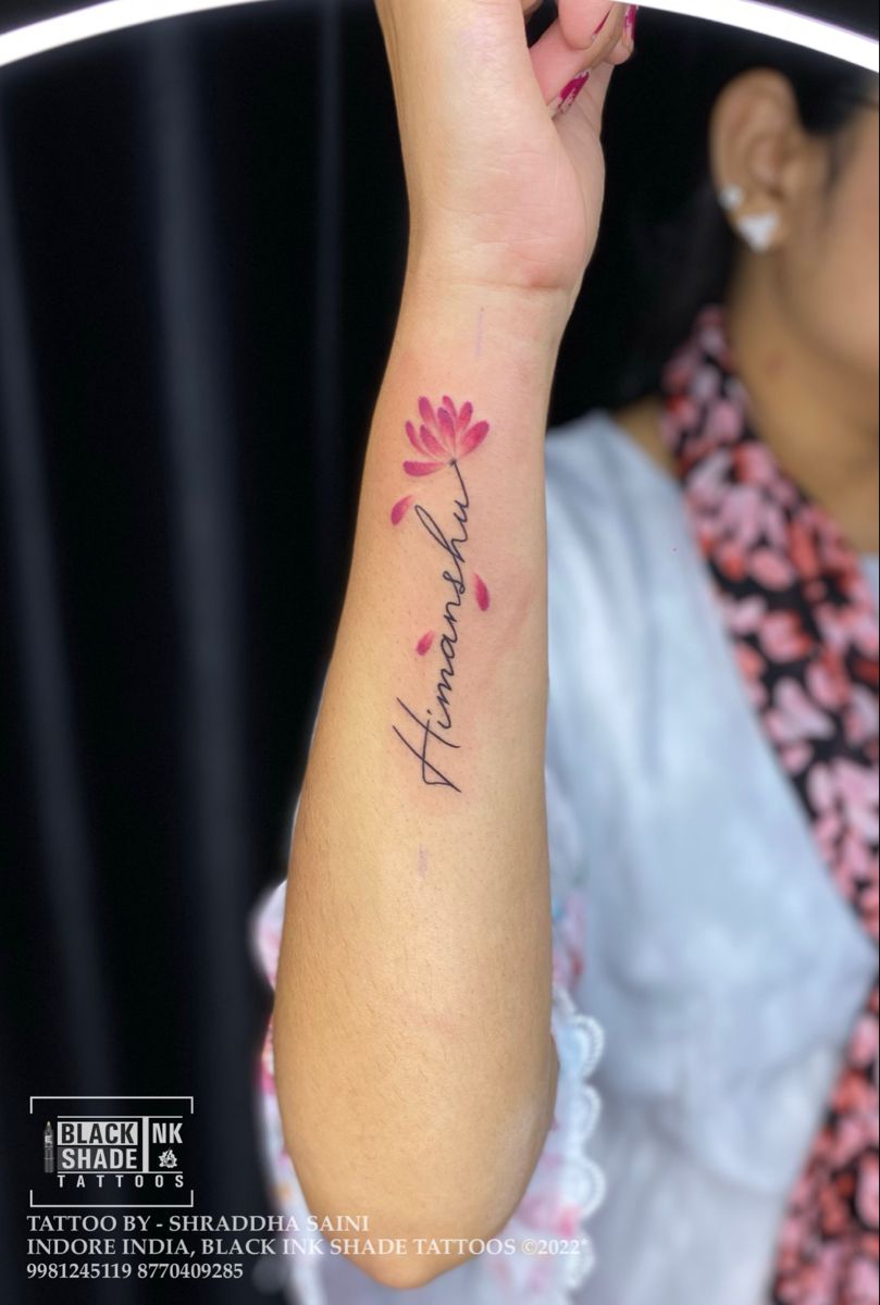 Small tulip tattoo 0073