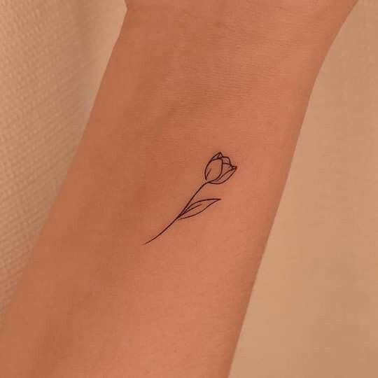 Small tulip tattoo 0076