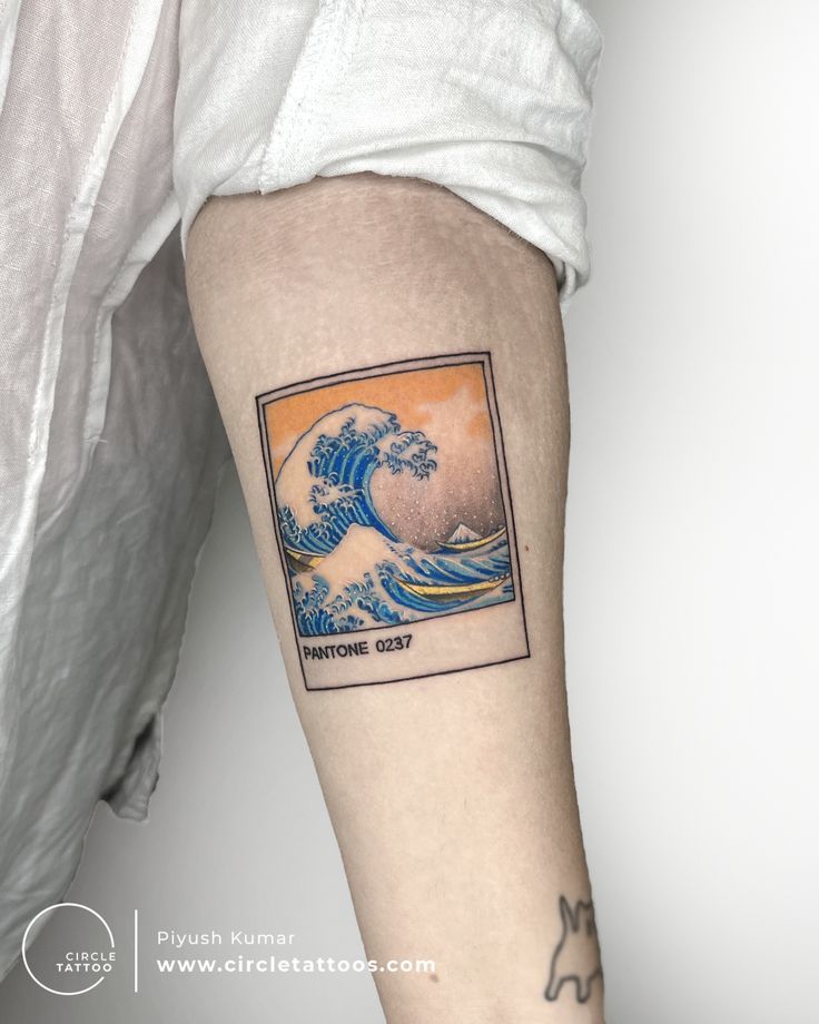 Small wave tattoo 0041