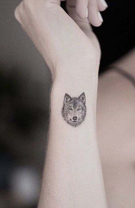 small wolf tattoo 0044