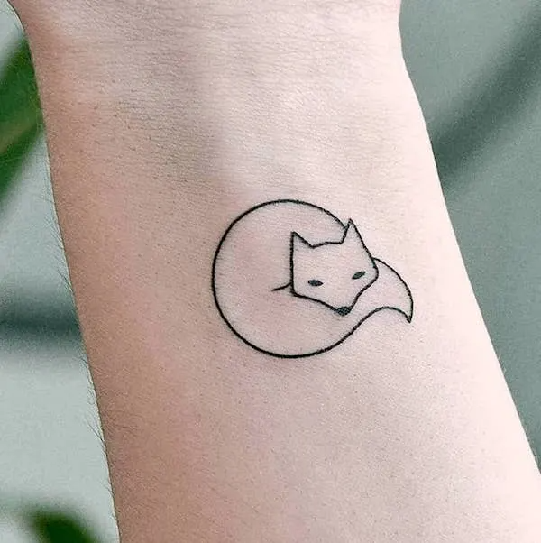 small wolf tattoo 0082