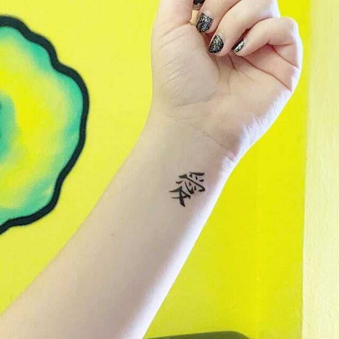 small wrist tattoo 0085