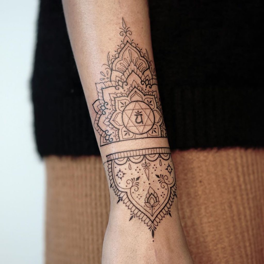 small wrist tattoo 0098