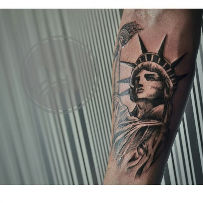 Statue of Liberty Tattoo Ideas 0046