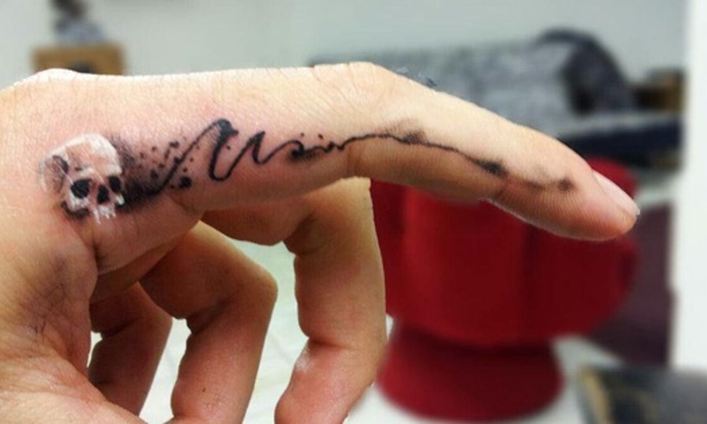 tattoos on ring finger ideas 0061