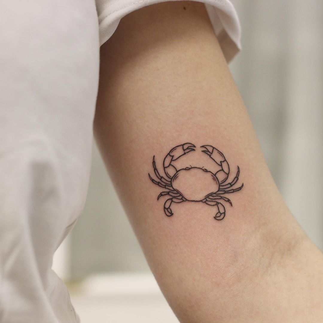 trendy crab tattoo ideas for summer