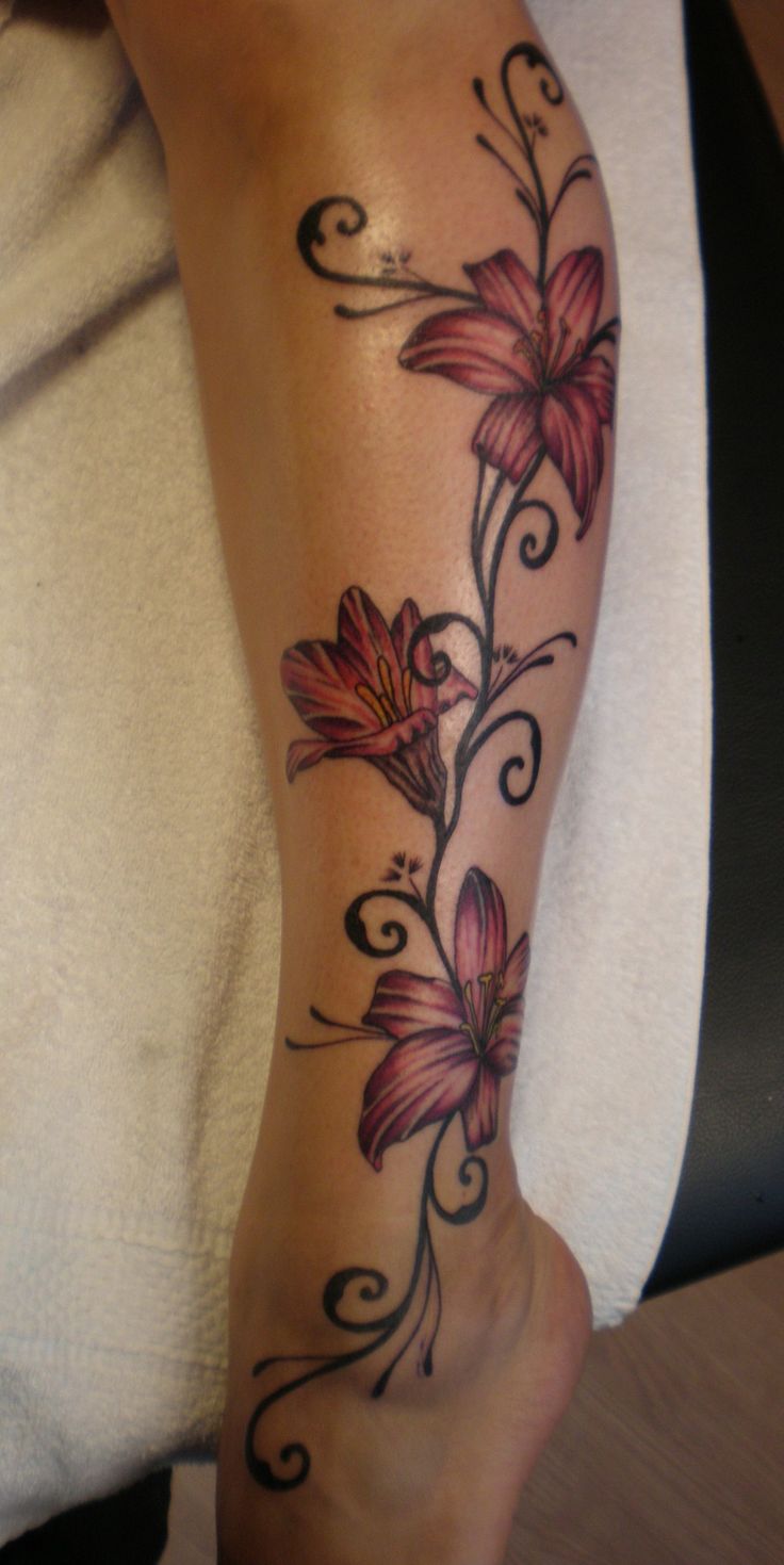 trendy feminine leg tattoo ideas reflecting individuality