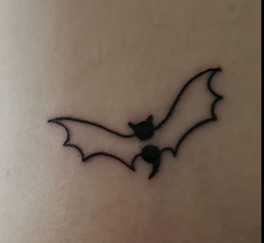 unique small bat tattoo concepts