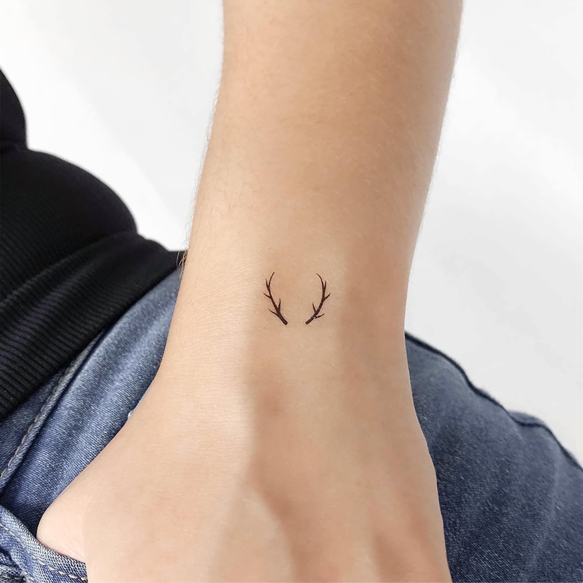 unique small deer tattoo variations.