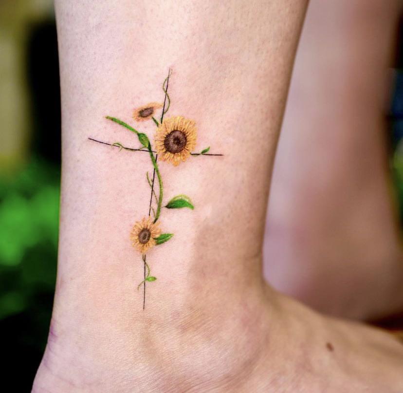 wrist mini small sunflower tattoo 0010