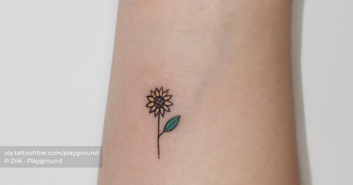 wrist mini small sunflower tattoo 0030