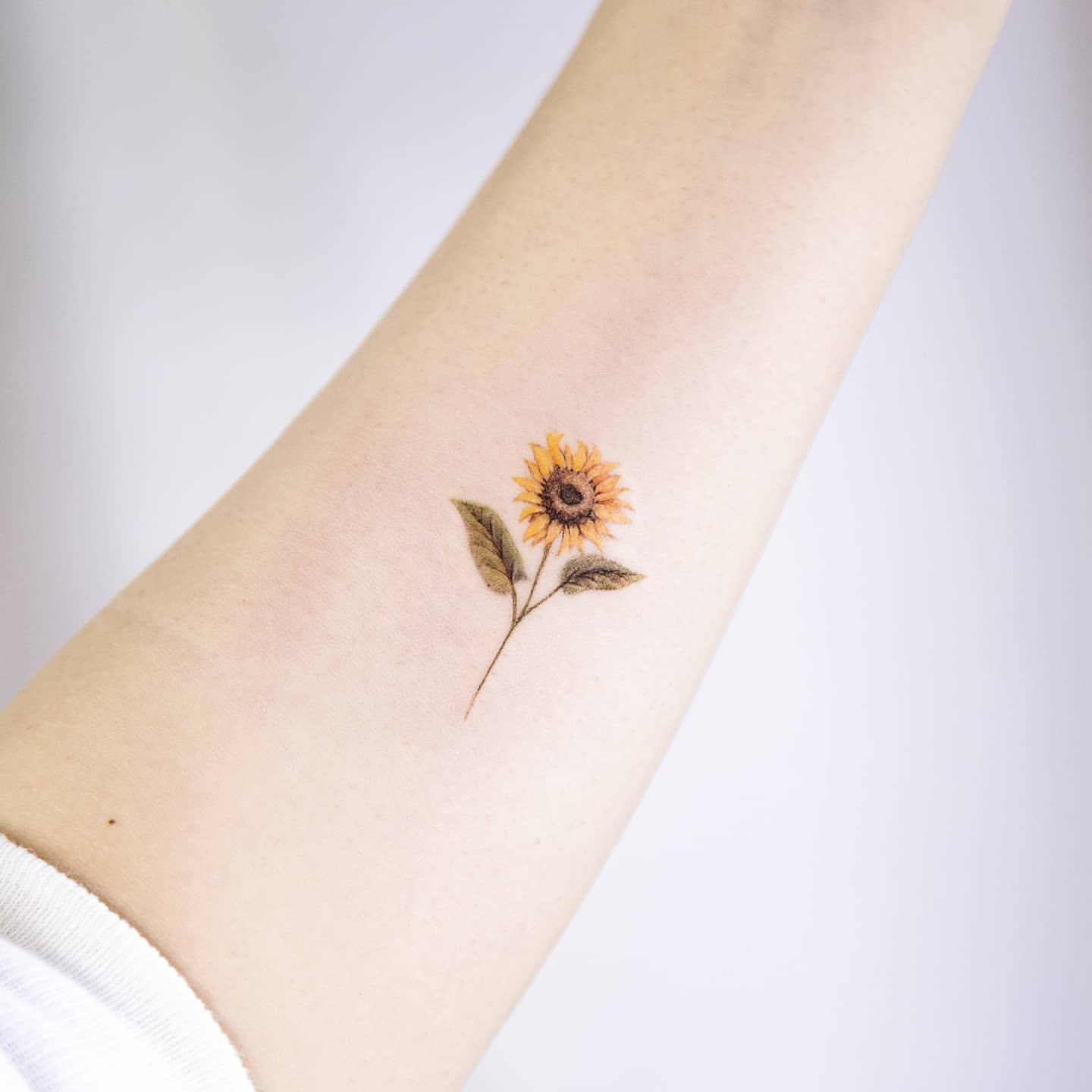 wrist mini small sunflower tattoo 0037