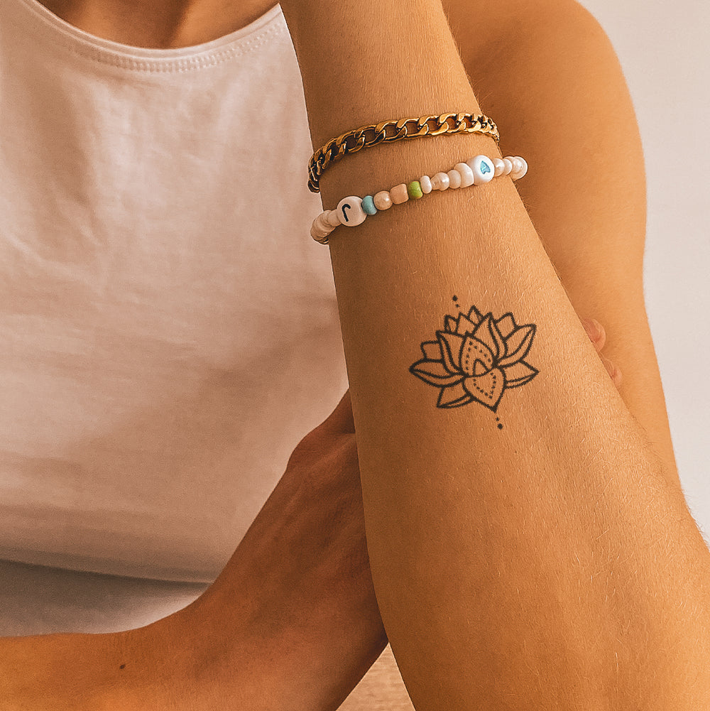 wrist mini small sunflower tattoo 0038