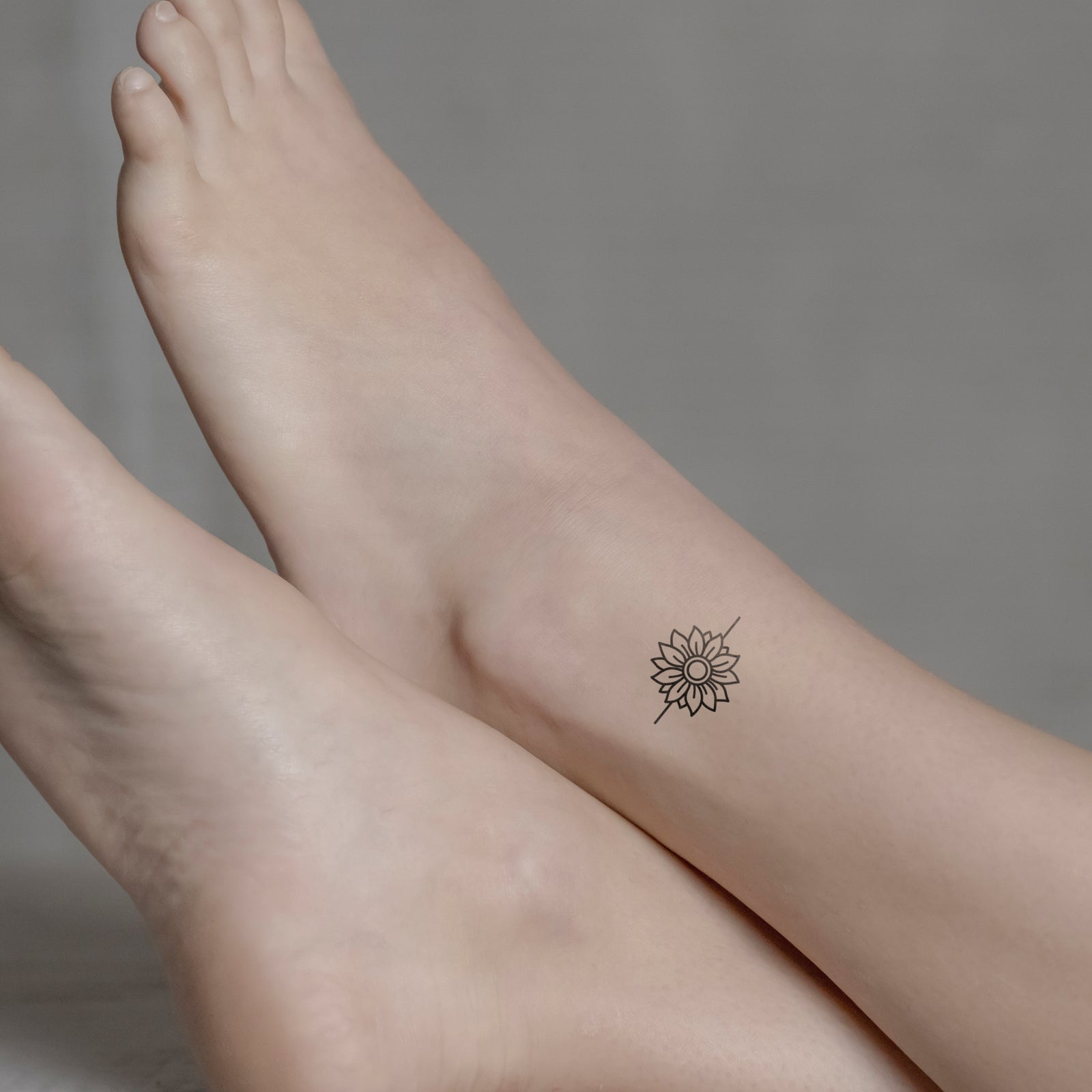 wrist mini small sunflower tattoo 0085