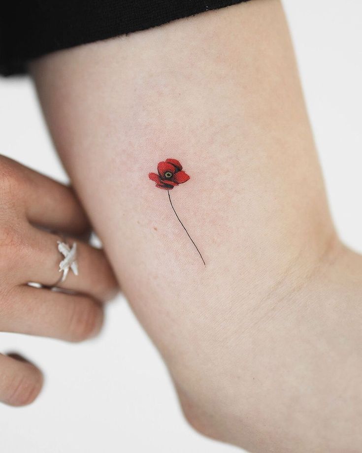 wrist poppy tattoo small 0086