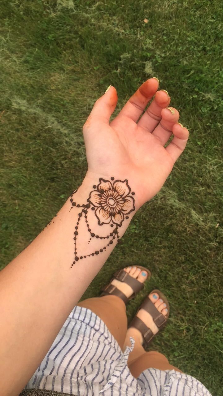 wrist small henna tattoo 0014