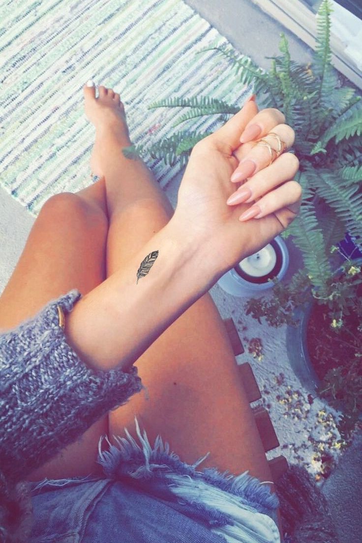 wrist small henna tattoo 0028