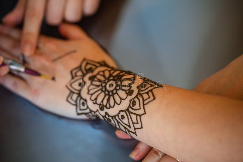 wrist small henna tattoo 0040